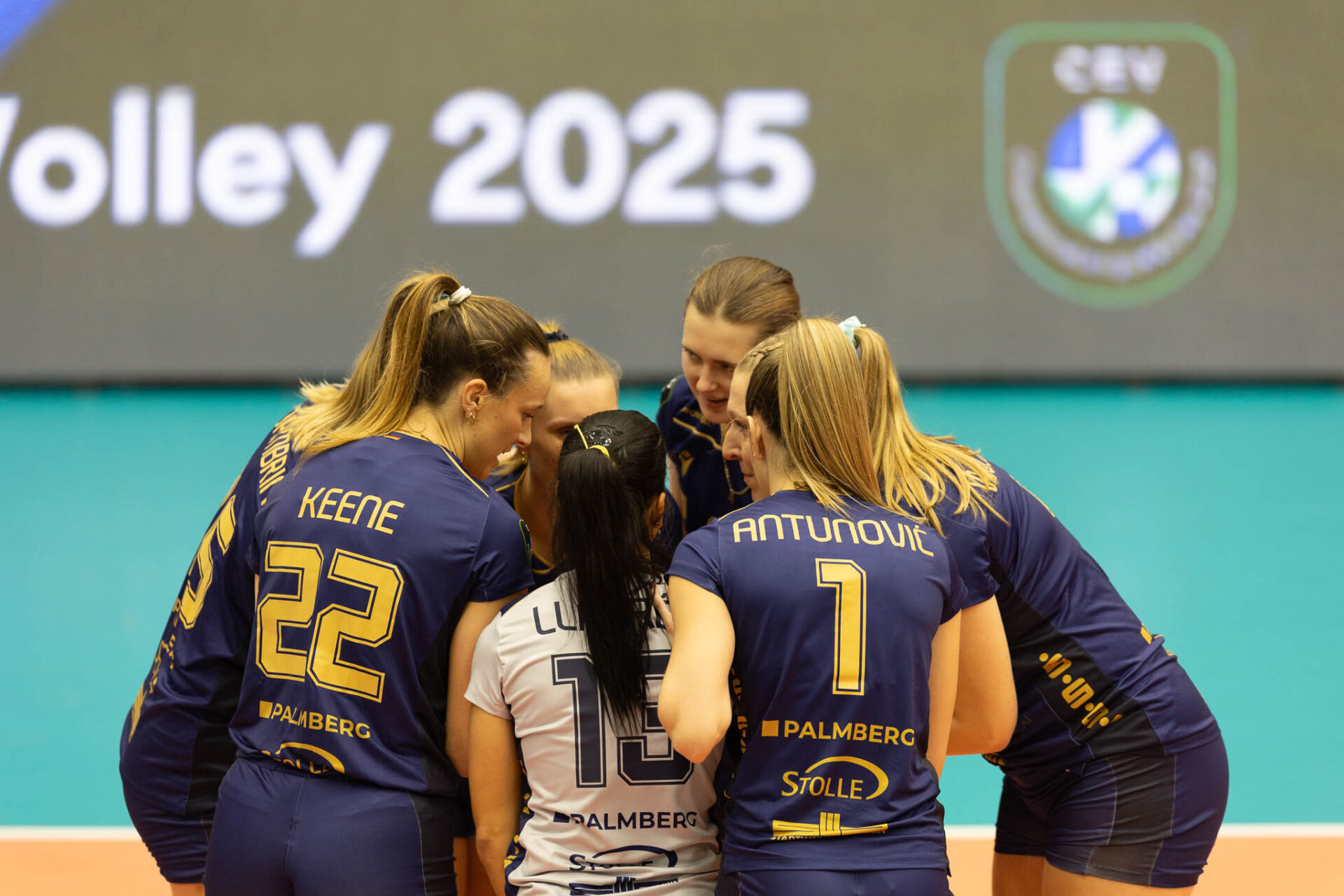 Schwerin will Chance auf Champions League Weiterkommen wahren