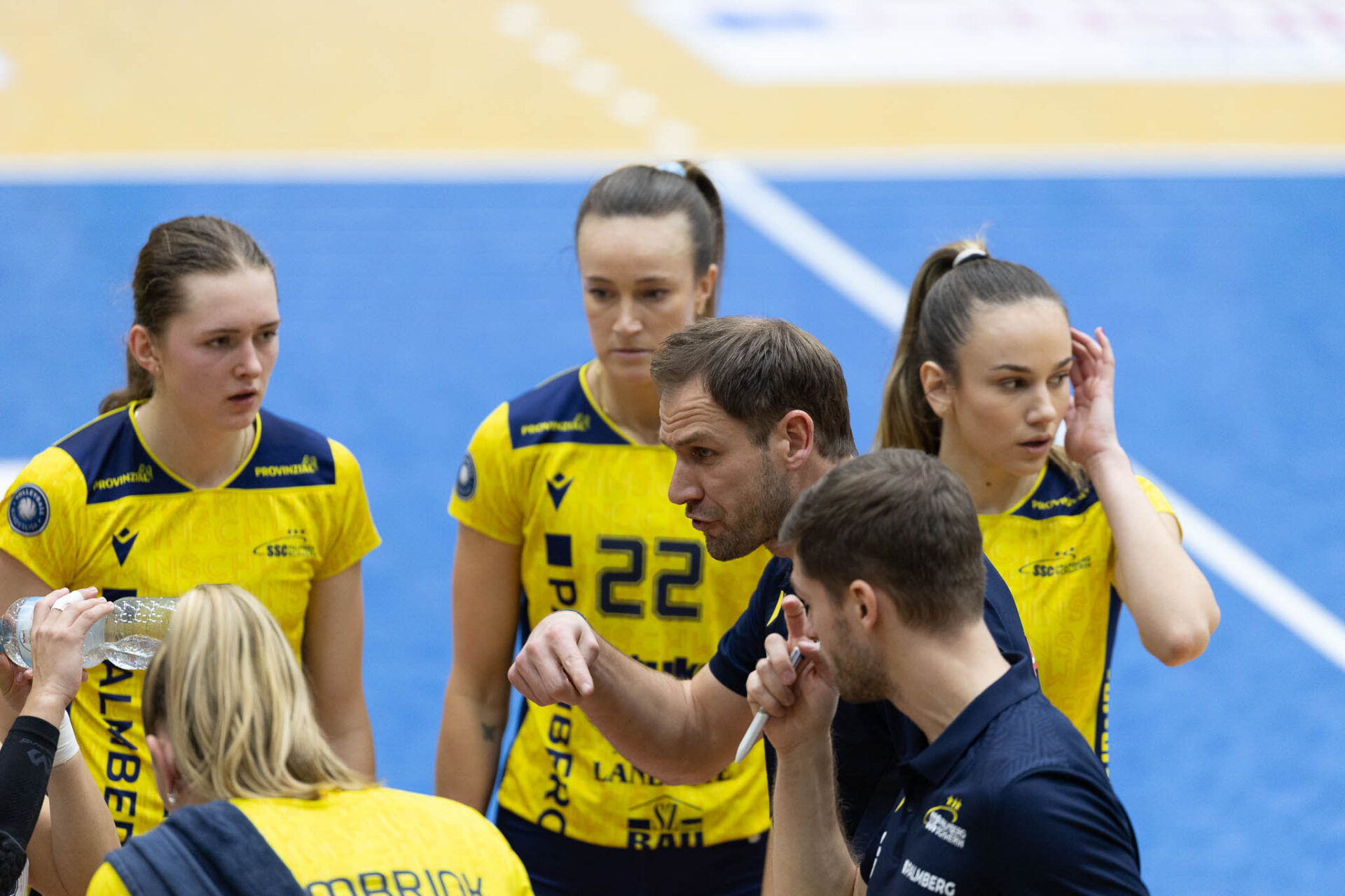 Stuttgart gewinnt im Tiebreak in Schwerin