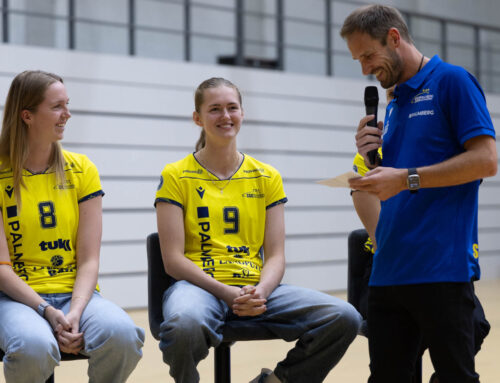 Erfolgreiche Übergabe der Dauerkarten 2025/26 in der PALMBERG ARENA